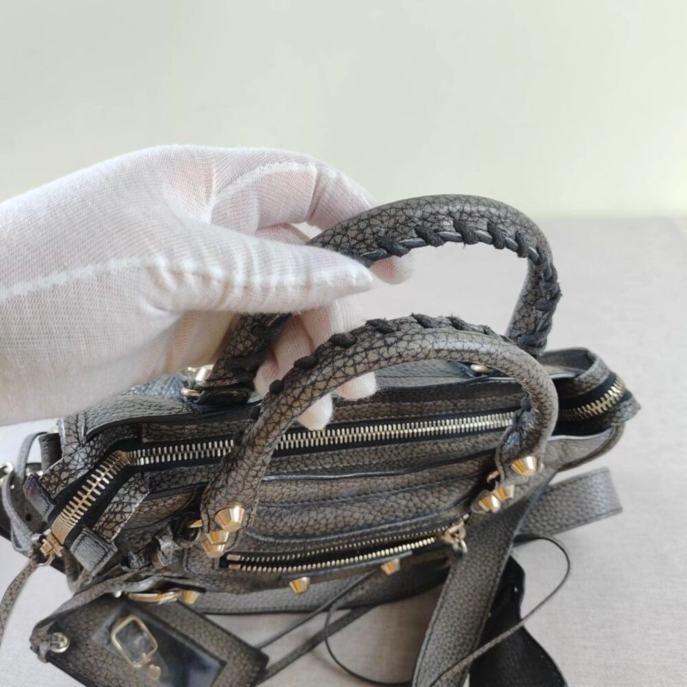 Balenciaga Women Pre-Loved Bag Very Good Condition - Picture 4 of 9